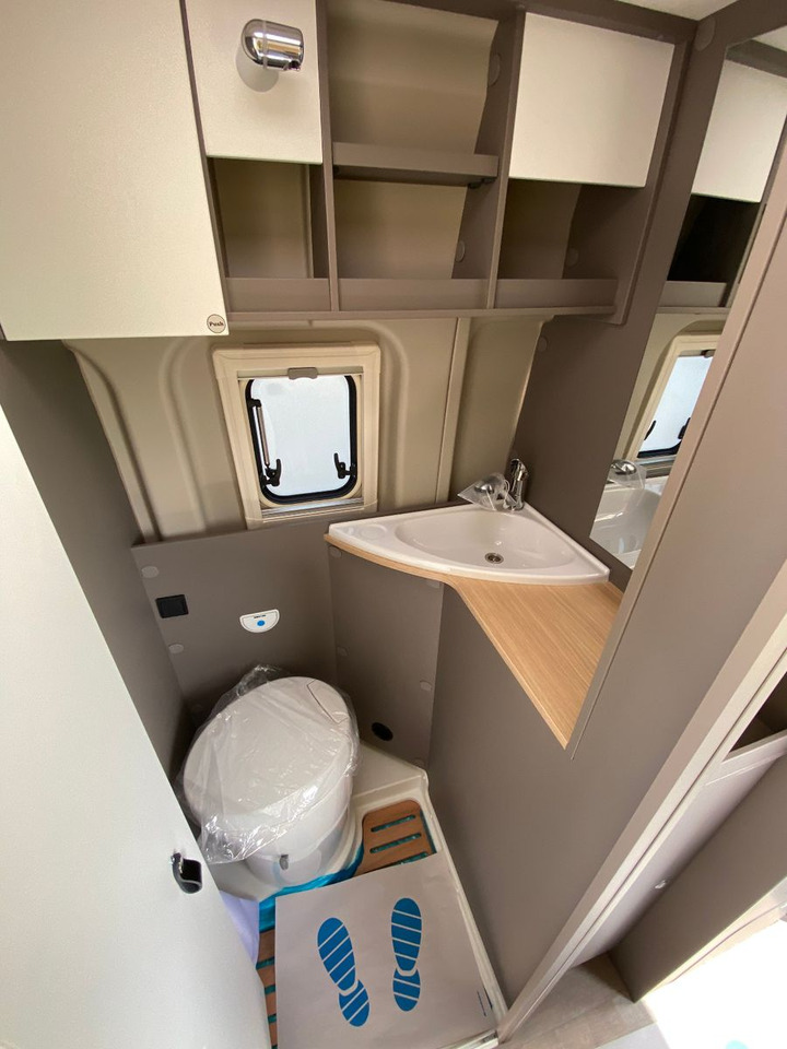 Fourgon aménagé Carado CV 600 Dieselstandheizung, Skyroof, white Label: photos 13