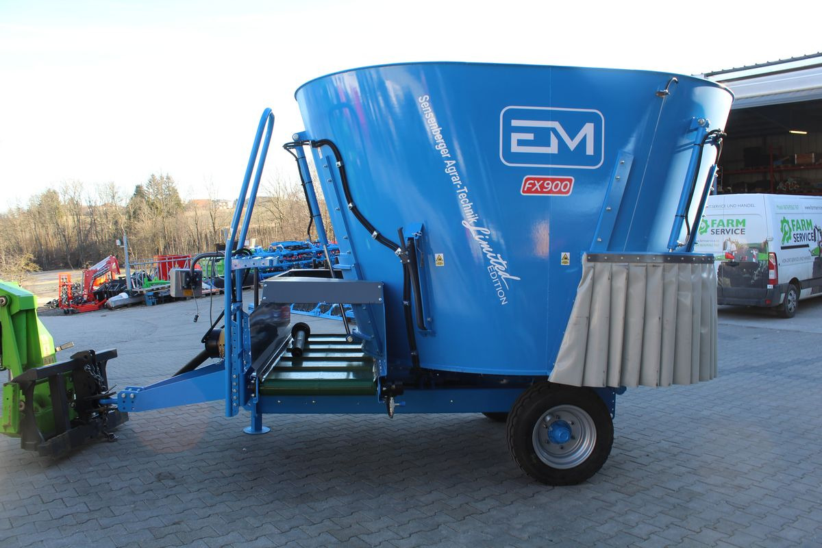 Euromilk Futtermischwagen Rino FX 900 Compact - Mélangeuse: photos 1 Euromilk Futtermischwagen Rino FX 900 Compact - Mélangeuse: photos 1