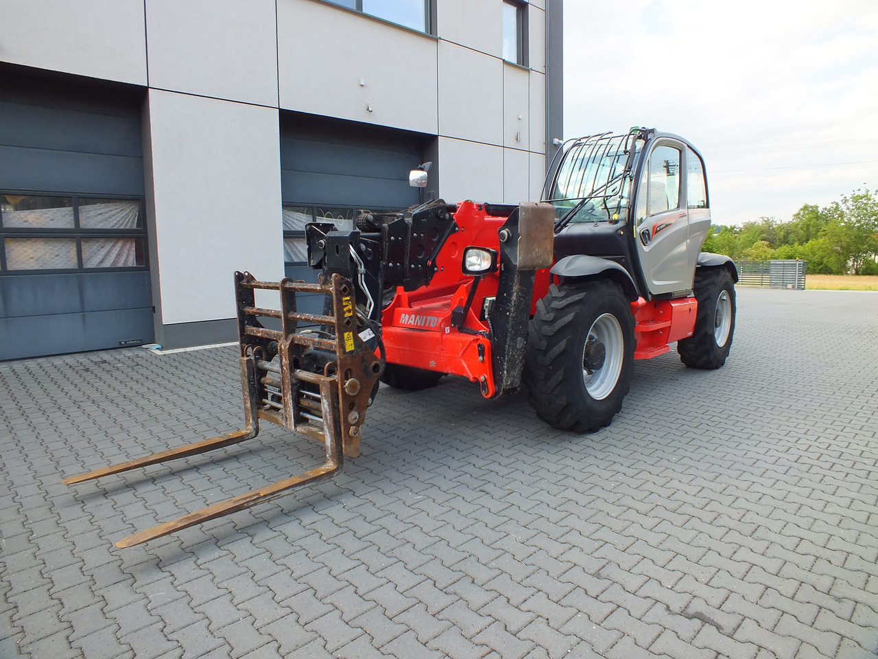 MANITOU MT1840 - Chargeuse sur pneus télescopique pour Pelle: photos 1 MANITOU MT1840 - Chargeuse sur pneus télescopique pour Pelle: photos 1