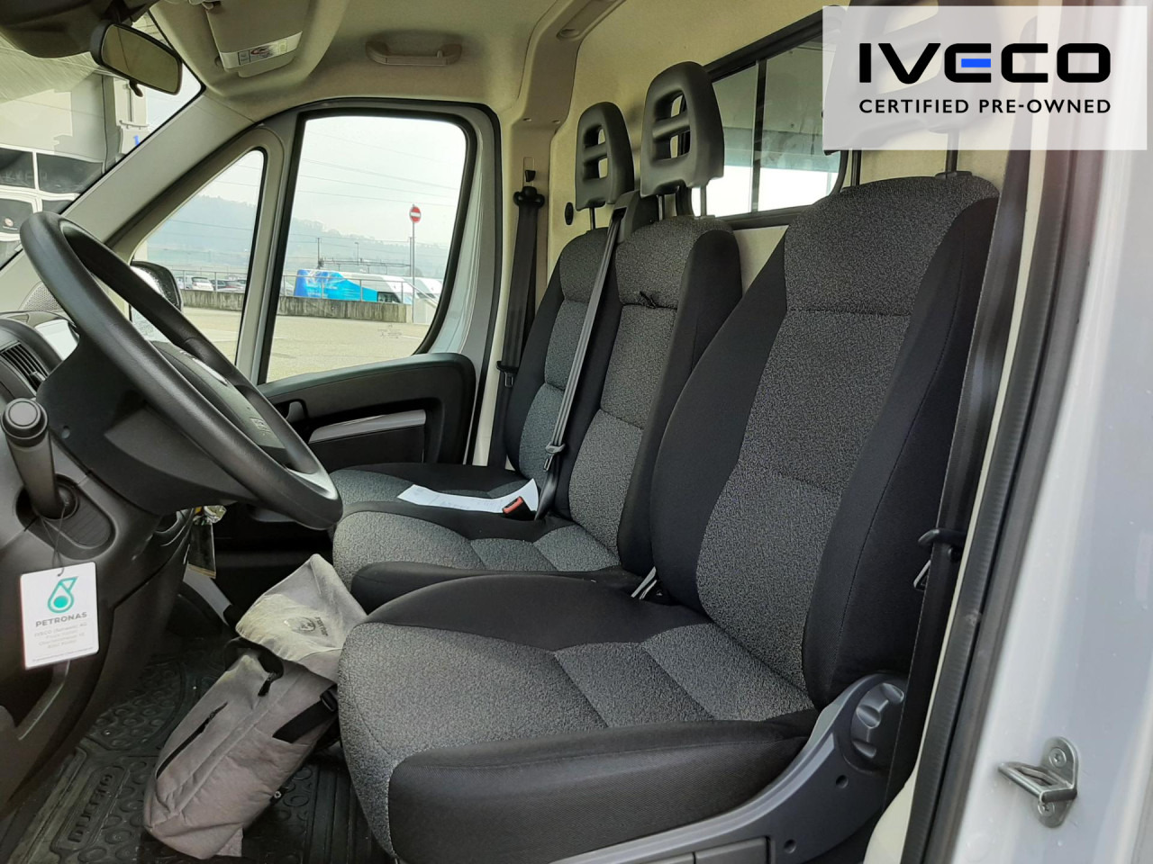 FIAT e-Ducato L2H2 teilverglast (47-kWh) - Fourgon utilitaire, Utilitaire électrique: photos 3 FIAT e-Ducato L2H2 teilverglast (47-kWh) - Fourgon utilitaire, Utilitaire électrique: photos 3