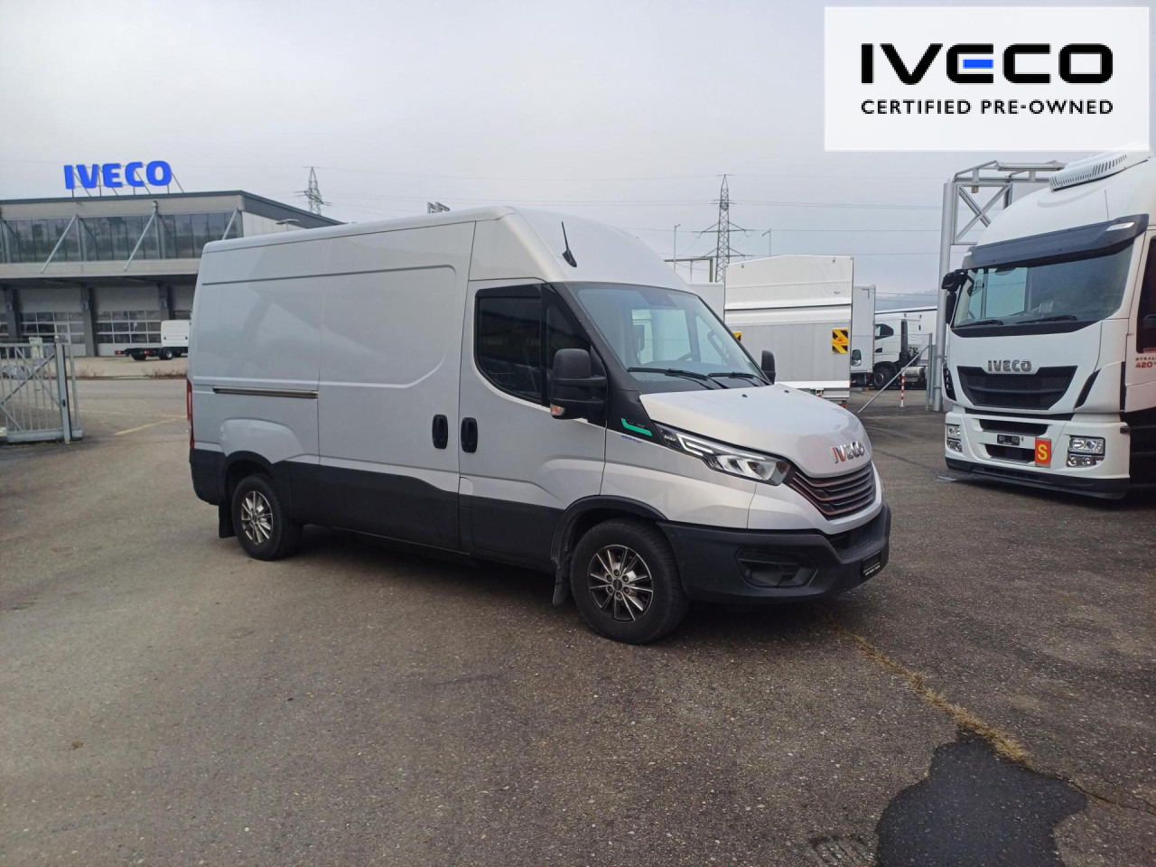 Fourgon utilitaire IVECO Daily 35S14NA8V/P CNG Euro6 Klima AHK Navi ZV: photos 8 Fourgon utilitaire IVECO Daily 35S14NA8V/P CNG Euro6 Klima AHK Navi ZV: photos 8
