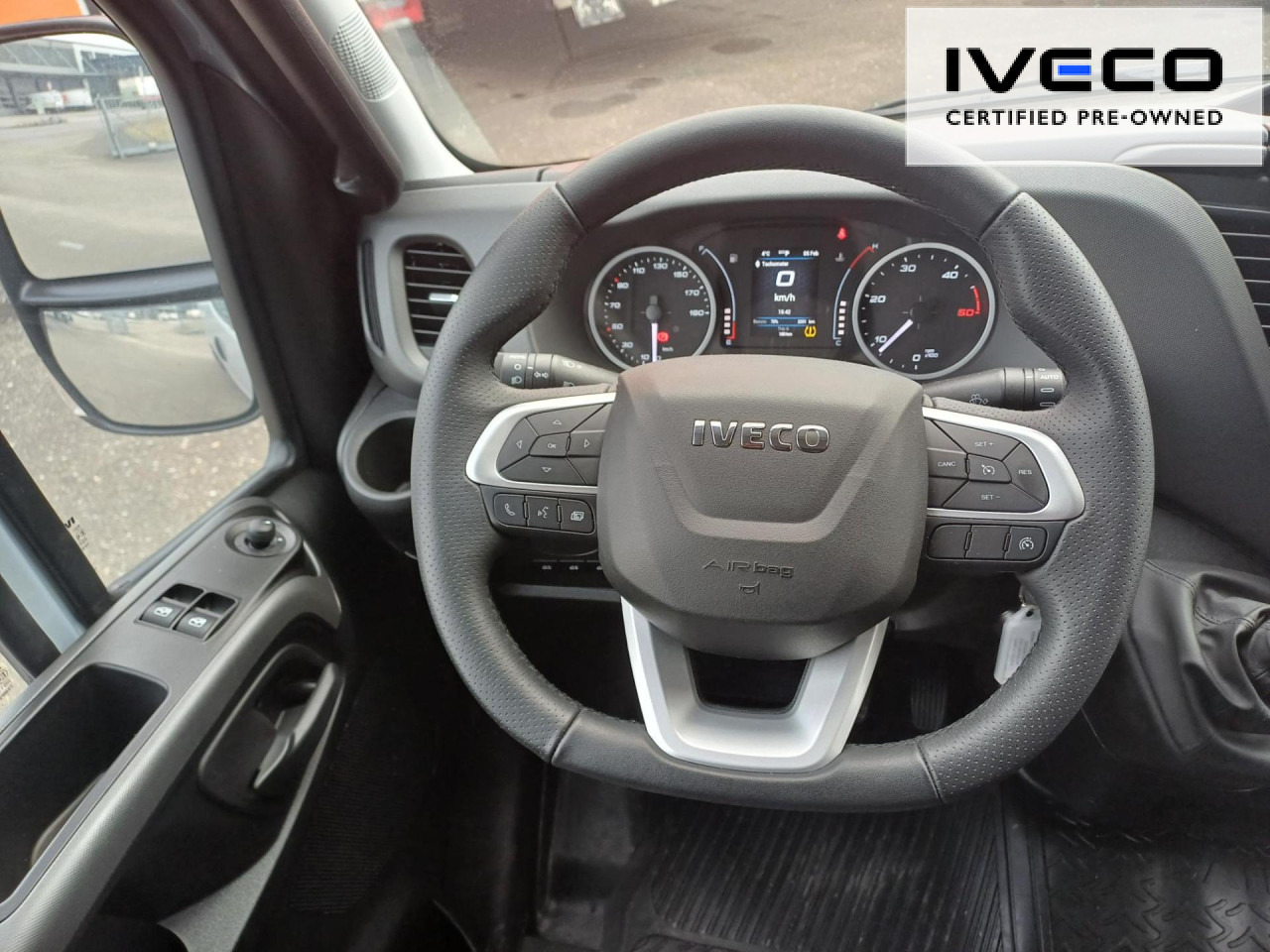 Photo d'intérieur 1: Fourgon utilitaire IVECO Daily 35S14NA8V/P CNG Euro6 Klima AHK Navi ZV Photo d'intérieur 1: Fourgon utilitaire IVECO Daily 35S14NA8V/P CNG Euro6 Klima AHK Navi ZV