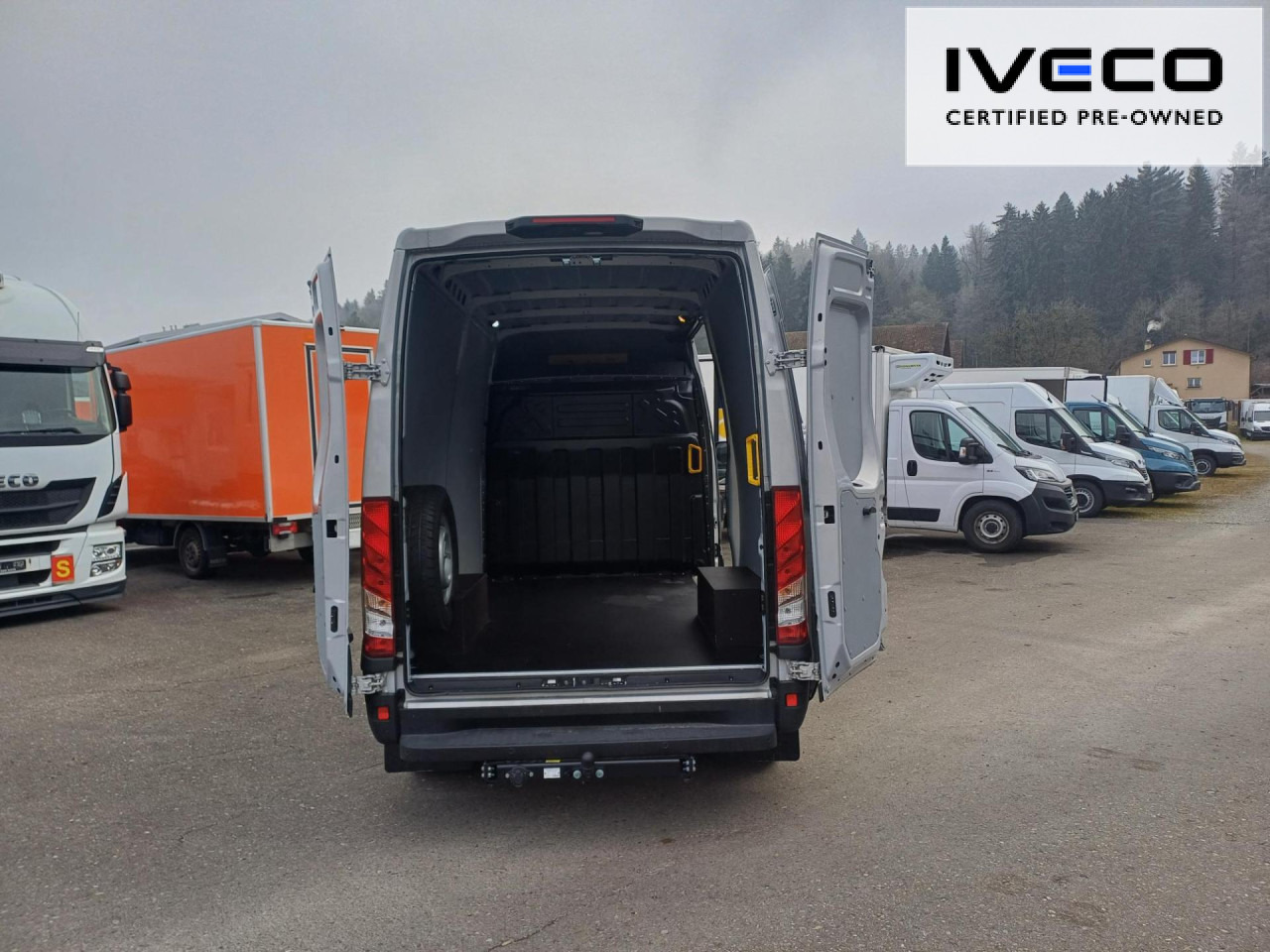 Fourgon utilitaire IVECO Daily 35S14NA8V/P CNG Euro6 Klima AHK Navi ZV: photos 14 Fourgon utilitaire IVECO Daily 35S14NA8V/P CNG Euro6 Klima AHK Navi ZV: photos 14