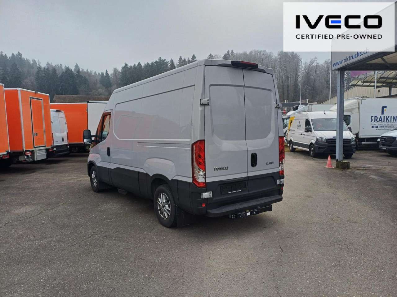 Fourgon utilitaire IVECO Daily 35S14NA8V/P CNG Euro6 Klima AHK Navi ZV: photos 11 Fourgon utilitaire IVECO Daily 35S14NA8V/P CNG Euro6 Klima AHK Navi ZV: photos 11