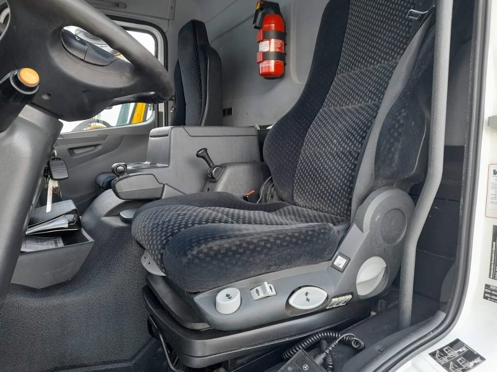 Mercedes-Benz Atego - Camion fourgon: photos 3 Mercedes-Benz Atego - Camion fourgon: photos 3