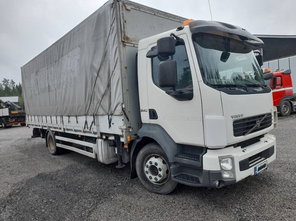 Volvo FL 240 - Camion grue: photos 4 Volvo FL 240 - Camion grue: photos 4