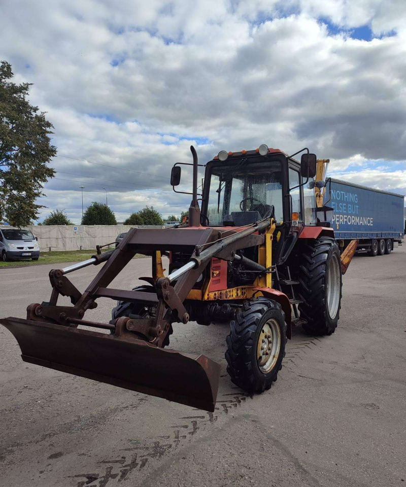 MTZ 82.1 - Tractopelle: photos 2 MTZ 82.1 - Tractopelle: photos 2