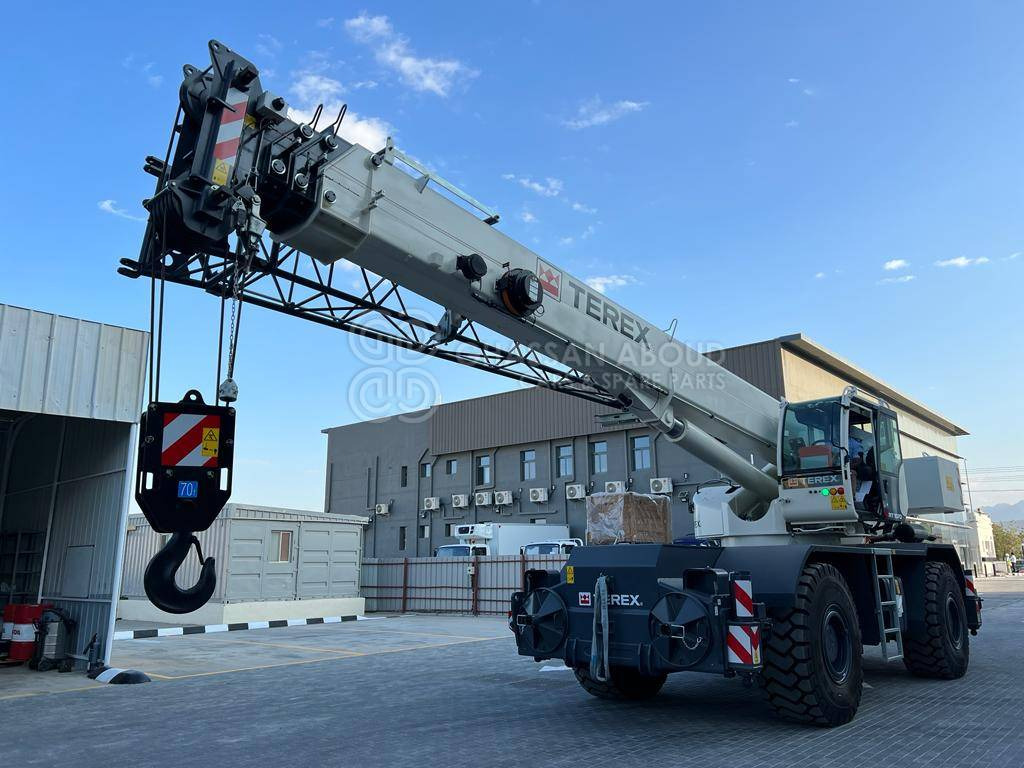 TEREX RT1070 70-ton Capacity Class Rough Terrain crane MY23 - Grue automotrice lente: photos 1 TEREX RT1070 70-ton Capacity Class Rough Terrain crane MY23 - Grue automotrice lente: photos 1