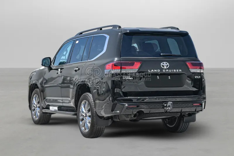 Toyota Land Cruiser 300 - SUV: photos 4 Toyota Land Cruiser 300 - SUV: photos 4