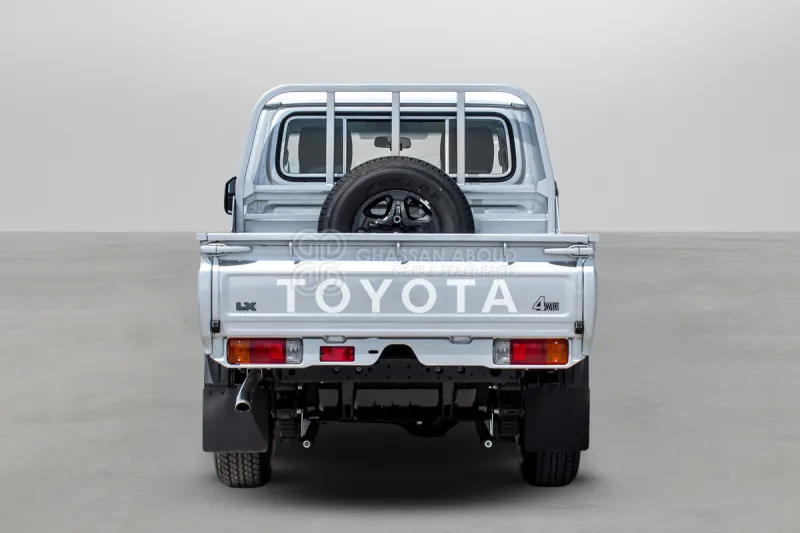 Toyota Land Cruiser Pick Up LC79 4x4 DC - Pick-up: photos 4 Toyota Land Cruiser Pick Up LC79 4x4 DC - Pick-up: photos 4