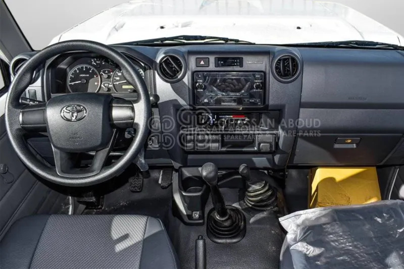 Toyota Land Cruiser Pick Up LC79 4x4 DC - Pick-up: photos 2 Toyota Land Cruiser Pick Up LC79 4x4 DC - Pick-up: photos 2