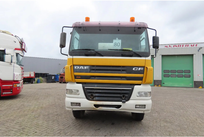 DAF CF 430 8x4, full spring ! Great condition - Camion malaxeur: photos 3 DAF CF 430 8x4, full spring ! Great condition - Camion malaxeur: photos 3