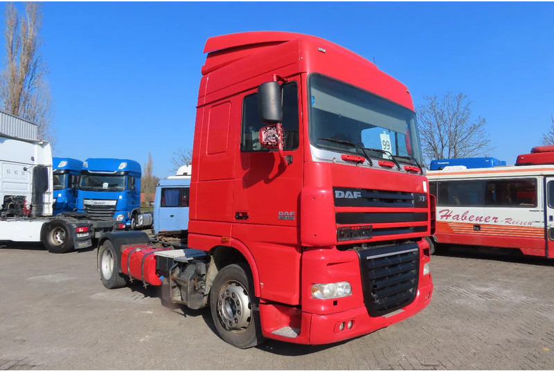 DAF XF 105.460 2 beds, 2 tanks - Tracteur routier: photos 1 DAF XF 105.460 2 beds, 2 tanks - Tracteur routier: photos 1