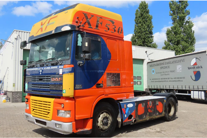 DAF XF 530 type E4, Manual!!! - Tracteur routier: photos 1 DAF XF 530 type E4, Manual!!! - Tracteur routier: photos 1