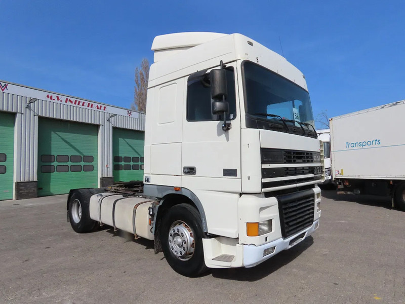 DAF XF 95.480 E4 type, Manual ger, Manual. Great state - Tracteur routier: photos 1 DAF XF 95.480 E4 type, Manual ger, Manual. Great state - Tracteur routier: photos 1