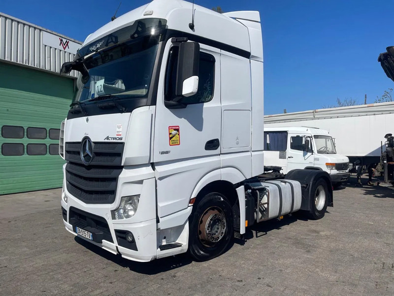 Mercedes-Benz Actros 1851 RETARDER, EVV, 831300 km original! RETARDER, 2 tanks - Tracteur routier: photos 1 Mercedes-Benz Actros 1851 RETARDER, EVV, 831300 km original! RETARDER, 2 tanks - Tracteur routier: photos 1