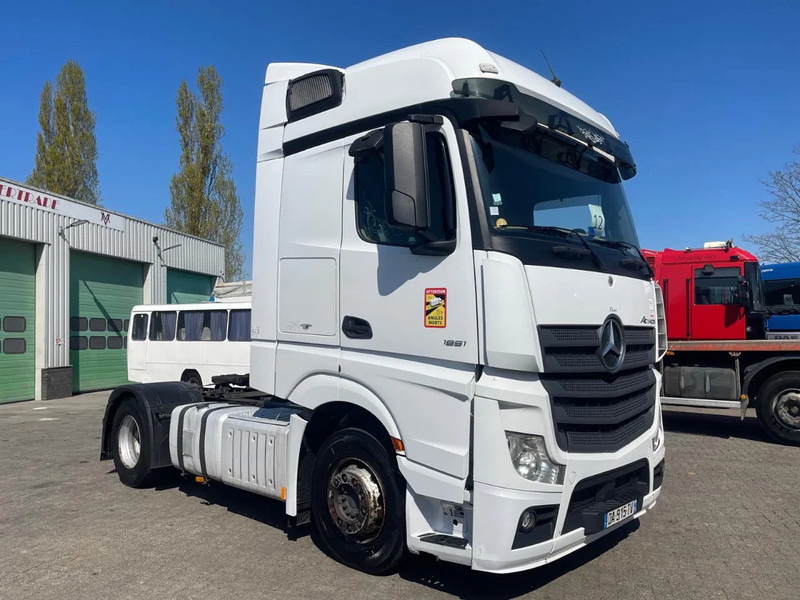 Mercedes-Benz Actros 1851 RETARDER, EVV, 831300 km original! RETARDER, 2 tanks - Tracteur routier: photos 2 Mercedes-Benz Actros 1851 RETARDER, EVV, 831300 km original! RETARDER, 2 tanks - Tracteur routier: photos 2