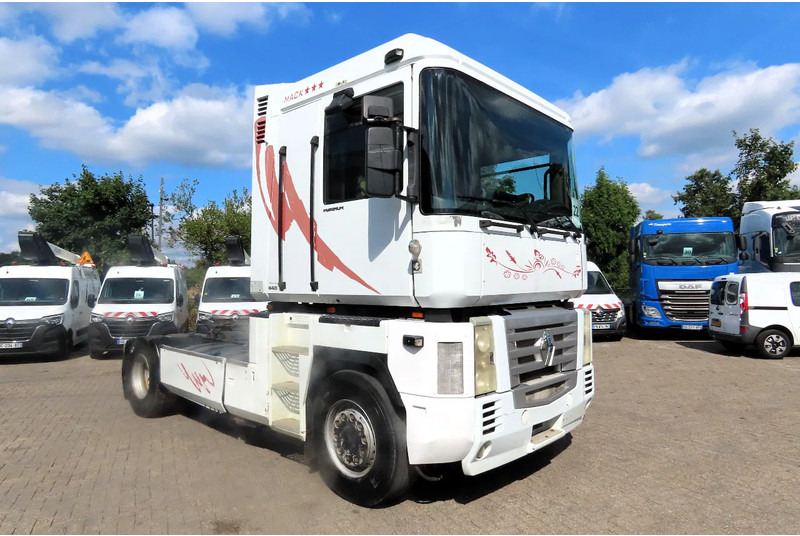 Renault Magnum 440 Mack! Manual gearbox. Royal truck - Tracteur routier: photos 1 Renault Magnum 440 Mack! Manual gearbox. Royal truck - Tracteur routier: photos 1