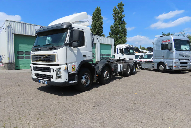 Volvo FM 12.380 8x4 FULL SPRING. 100% condition! - Châssis cabine: photos 1 Volvo FM 12.380 8x4 FULL SPRING. 100% condition! - Châssis cabine: photos 1