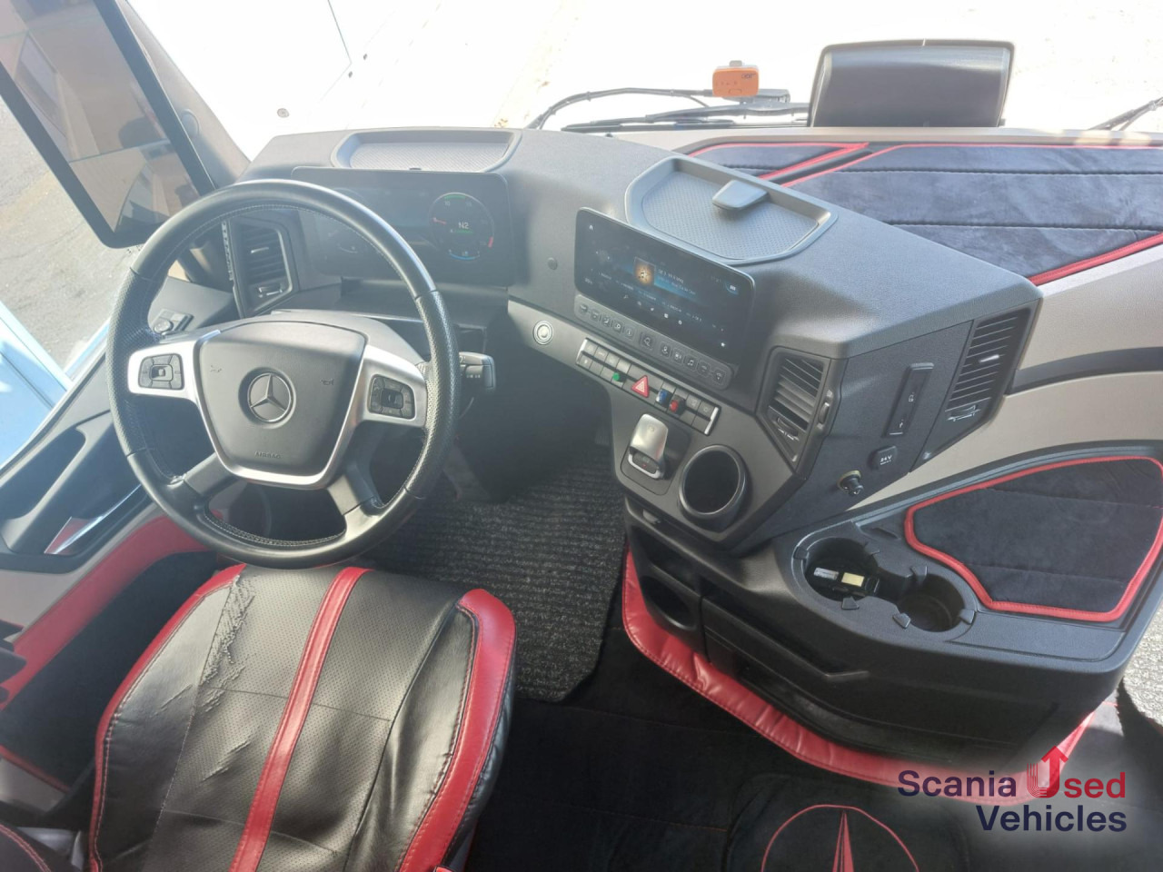 Tracteur routier MERCEDES-BENZ ACTROS 1848 LS GigaSpace Niki Lauda Edition: photos 15