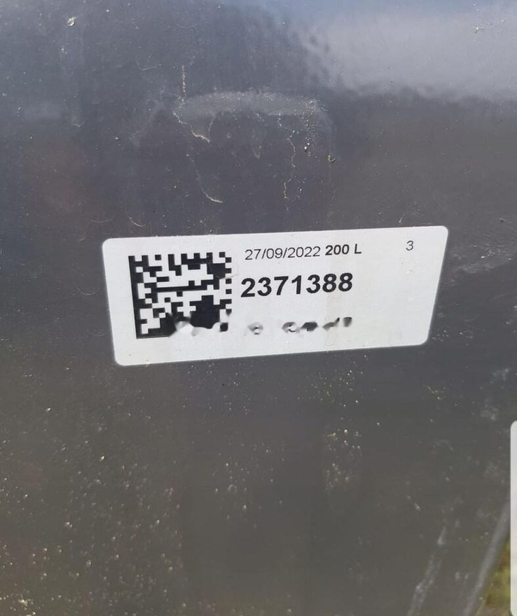 Scania BRAND NEW 200 dm3 2371388 Scania - Réservoir de carburant pour Camion: photos 3 Scania BRAND NEW 200 dm3 2371388 Scania - Réservoir de carburant pour Camion: photos 3