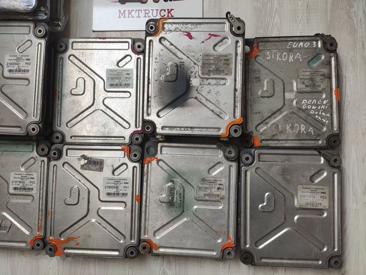 Volvo ECU ENGINE 20814604, 20977019, 20995620 - Bloc de gestion pour Camion: photos 2 Volvo ECU ENGINE 20814604, 20977019, 20995620 - Bloc de gestion pour Camion: photos 2