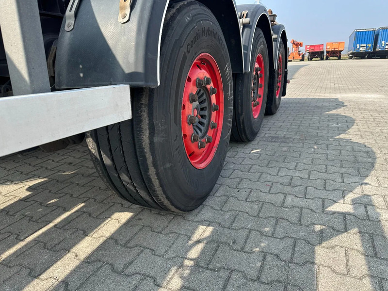 Semi-remorque porte-conteneur/ Caisse mobile Burg 20FT ADR (EX/II, EX/III, FL, AT) Chassis, Leergewicht : 3.690kg, SAF INTRADISC, 2x Liftachse, NL-Chassis: photos 15