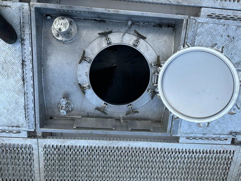 Cuve de stockage pour transport de carburant SINGAMAS 20FT ISO, 26.000L/1-COMP/3 BAFFELS/3 manholes, ADR inspectio valid till: 07/2025: photos 20