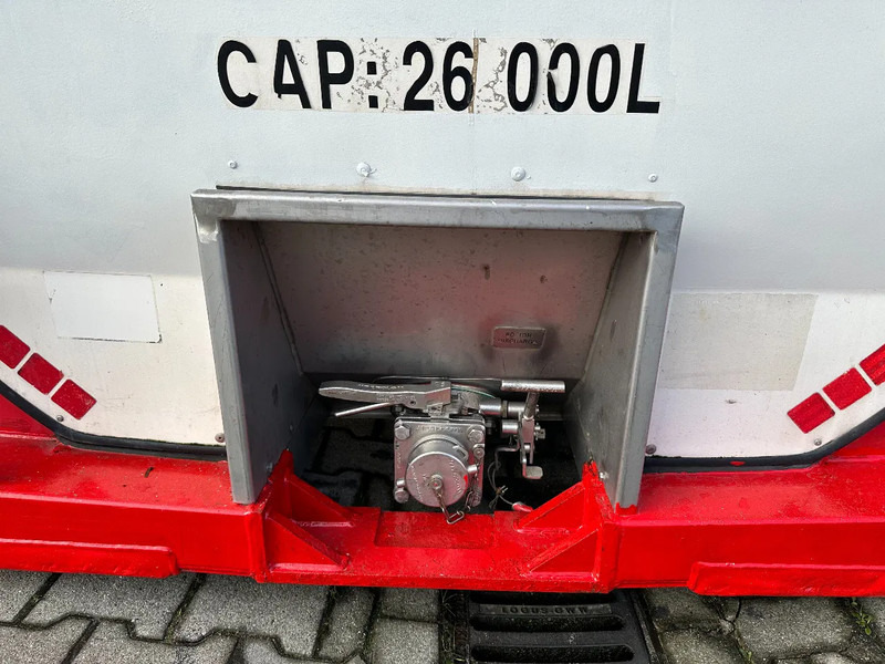 Cuve de stockage pour transport de carburant SINGAMAS 20FT ISO, 26.000L/1-COMP/3 BAFFELS/3 manholes, ADR inspectio valid till: 07/2025: photos 8