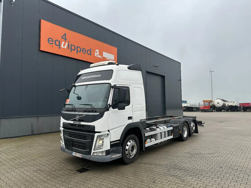 Volvo FM 380 Globetrotter 6x2, ADR (FL, AT, OX), LIFT/STEER, 636.183km - Châssis cabine: photos 1 Volvo FM 380 Globetrotter 6x2, ADR (FL, AT, OX), LIFT/STEER, 636.183km - Châssis cabine: photos 1