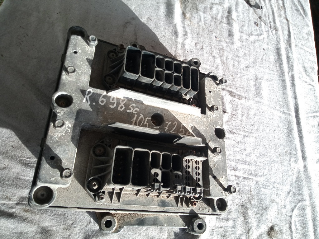 EDC Scania R420 DC1108 1742306 - Bloc de gestion pour Camion: photos 2 EDC Scania R420 DC1108 1742306 - Bloc de gestion pour Camion: photos 2