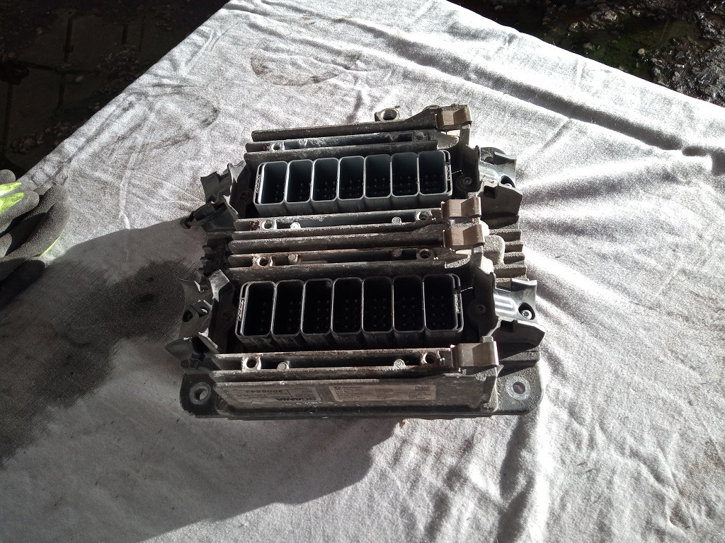 EDC Scania R440 DC1305 2006543 - Bloc de gestion pour Camion: photos 2 EDC Scania R440 DC1305 2006543 - Bloc de gestion pour Camion: photos 2