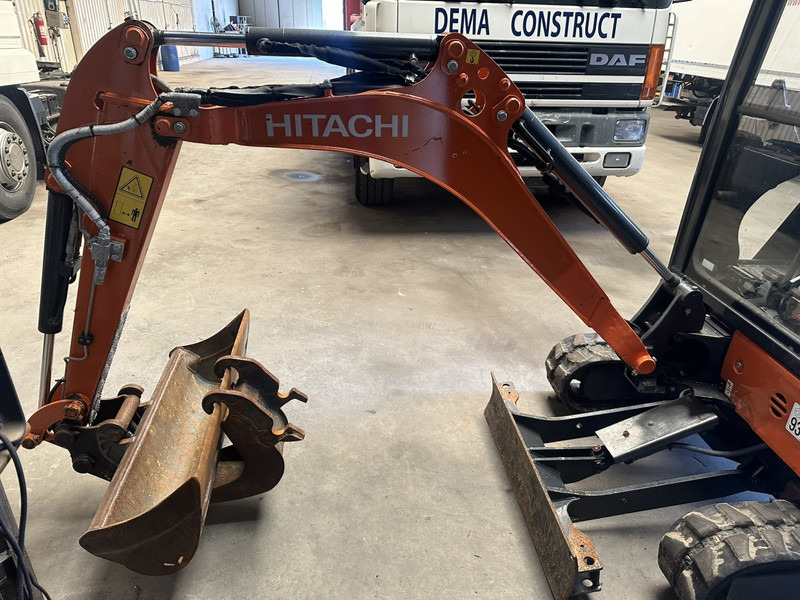 Hitachi ZAXIS ZX19-6 CR 1.9T - 1349H - CABINE - ADJUSTABLE TRACKS - EXTRA HYDR - QUICK HITCH - BE MACHINE - Mini pelle: photos 4 Hitachi ZAXIS ZX19-6 CR 1.9T - 1349H - CABINE - ADJUSTABLE TRACKS - EXTRA HYDR - QUICK HITCH - BE MACHINE - Mini pelle: photos 4
