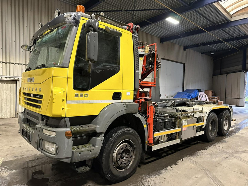 Camion ampliroll, Camion grue Iveco TRAKKER 350 6x4 HOOKLIFT + CRANE FASSI F120.22 (5/6 F) - *342.000km* - STEEL SPRING / BIG AXLES - AS TRONIC AUTOMATIC GEARBOX: photos 6 Camion ampliroll, Camion grue Iveco TRAKKER 350 6x4 HOOKLIFT + CRANE FASSI F120.22 (5/6 F) - *342.000km* - STEEL SPRING / BIG AXLES - AS TRONIC AUTOMATIC GEARBOX: photos 6