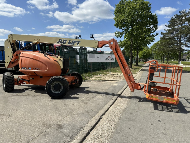 JLG 600AJ 4x4x4 - 20m - 230kg - DIESEL - BE MACHINE - Nacelle: photos 5 JLG 600AJ 4x4x4 - 20m - 230kg - DIESEL - BE MACHINE - Nacelle: photos 5