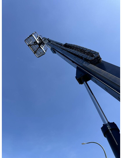 Nacelle JLG 600SC - 20.36m - TRACKS / RAUPE - 230kg - DIESEL - BE MACHINE: photos 18 Nacelle JLG 600SC - 20.36m - TRACKS / RAUPE - 230kg - DIESEL - BE MACHINE: photos 18