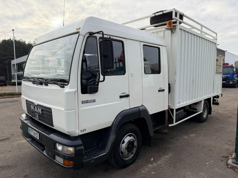 MAN 10.225 LC CLOSED BOX / KOFFER - DOKA - MANUAL GEARBOX - *344.000km* - STEEL SPRING / BLATT / LAMES - BE TRUCK - Camion fourgon: photos 3 MAN 10.225 LC CLOSED BOX / KOFFER - DOKA - MANUAL GEARBOX - *344.000km* - STEEL SPRING / BLATT / LAMES - BE TRUCK - Camion fourgon: photos 3