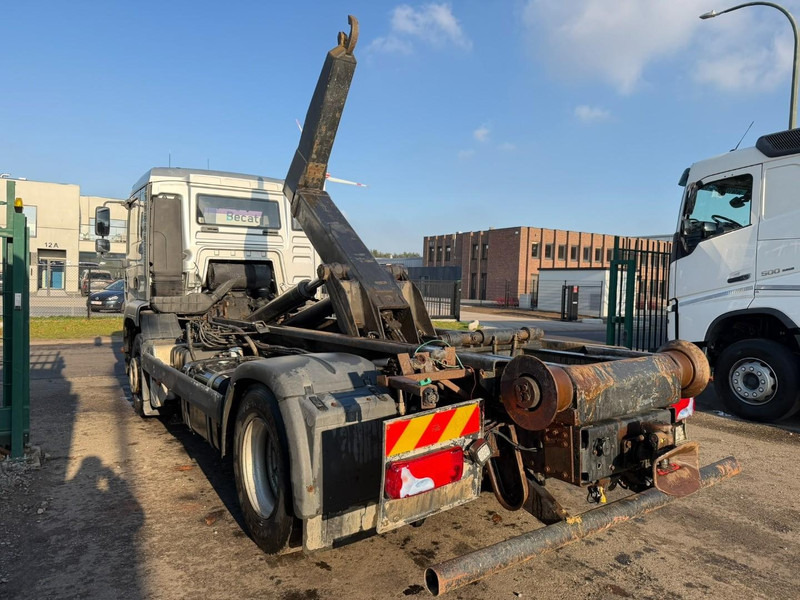 Camion ampliroll MAN TGA 18.350 4x2 19T HOOKLIFT / ABROLLKIPPER / GANCHO / AMPLIROL - EURO 3 - AS TRONIC AUTOMATIC: photos 6 Camion ampliroll MAN TGA 18.350 4x2 19T HOOKLIFT / ABROLLKIPPER / GANCHO / AMPLIROL - EURO 3 - AS TRONIC AUTOMATIC: photos 6