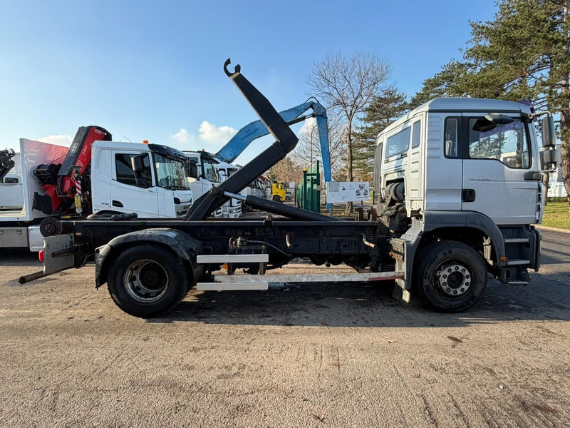 MAN TGA 18.350 4x2 19T HOOKLIFT / ABROLLKIPPER / GANCHO / AMPLIROL - EURO 3 - AS TRONIC AUTOMATIC - Camion ampliroll: photos 4 MAN TGA 18.350 4x2 19T HOOKLIFT / ABROLLKIPPER / GANCHO / AMPLIROL - EURO 3 - AS TRONIC AUTOMATIC - Camion ampliroll: photos 4