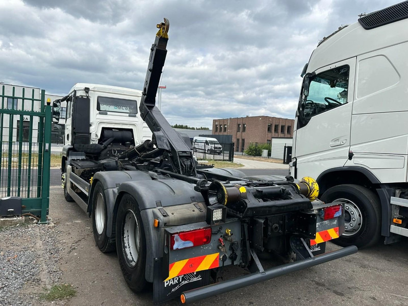 MAN TGS 28.360 6x2 HOOKLIFT 21T HIAB MULTILIFT XR21-S51 - LIFT AXLE - BE TRUCK - Camion ampliroll: photos 4 MAN TGS 28.360 6x2 HOOKLIFT 21T HIAB MULTILIFT XR21-S51 - LIFT AXLE - BE TRUCK - Camion ampliroll: photos 4