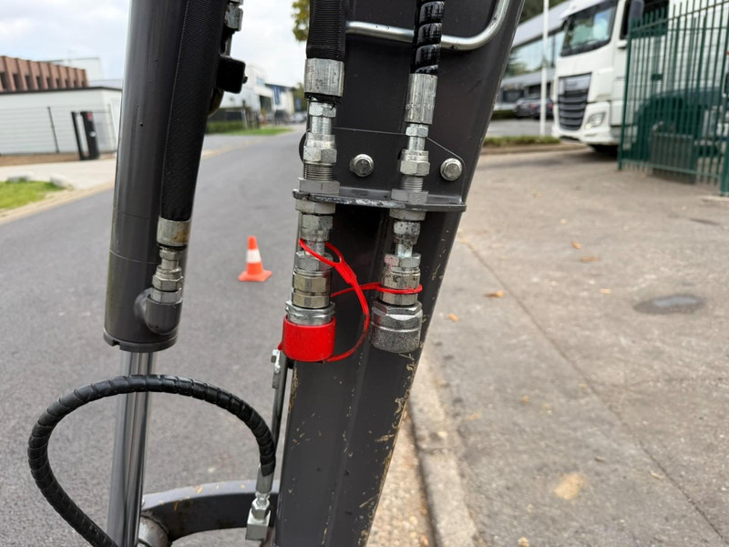 Mini pelle Volvo ECR25D 1159 UREN - SLOOP + SORTEERFUNCTIE - EXTRA HYDR. LEIDINGEN - HYDR SNELWISSEL - CE - BE MACHINE: photos 9