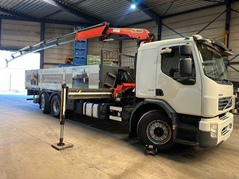 Volvo FE 300 6x2 + crane (20m!) PALFINGER PK18002 E 6x - LIFT / STEERING AXLE - MANUAL - EURO 5 - Camion plateau, Camion grue: photos 2 Volvo FE 300 6x2 + crane (20m!) PALFINGER PK18002 E 6x - LIFT / STEERING AXLE - MANUAL - EURO 5 - Camion plateau, Camion grue: photos 2