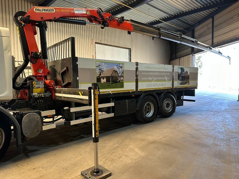 Volvo FE 300 6x2 + crane (20m!) PALFINGER PK18002 E 6x - LIFT / STEERING AXLE - MANUAL - EURO 5 - Camion plateau, Camion grue: photos 5 Volvo FE 300 6x2 + crane (20m!) PALFINGER PK18002 E 6x - LIFT / STEERING AXLE - MANUAL - EURO 5 - Camion plateau, Camion grue: photos 5