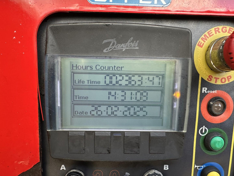 Camion grue Volvo FMX 370 6x2 PLATFORM 6M35 + CRANE EFFER 215/6S -*127.000km* - LIFT AXLE - DOUBLE WHEELS - I SHIFT - EURO 6 - BE PAPERS: photos 14 Camion grue Volvo FMX 370 6x2 PLATFORM 6M35 + CRANE EFFER 215/6S -*127.000km* - LIFT AXLE - DOUBLE WHEELS - I SHIFT - EURO 6 - BE PAPERS: photos 14