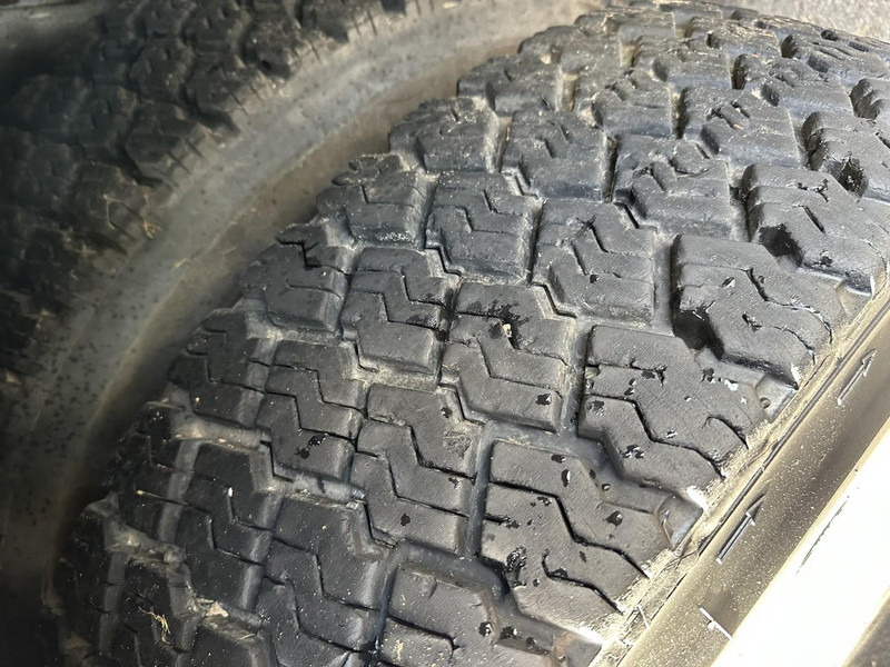 Camion grue Volvo FMX 370 6x2 PLATFORM 6M35 + CRANE EFFER 215/6S -*127.000km* - LIFT AXLE - DOUBLE WHEELS - I SHIFT - EURO 6 - BE PAPERS: photos 20 Camion grue Volvo FMX 370 6x2 PLATFORM 6M35 + CRANE EFFER 215/6S -*127.000km* - LIFT AXLE - DOUBLE WHEELS - I SHIFT - EURO 6 - BE PAPERS: photos 20