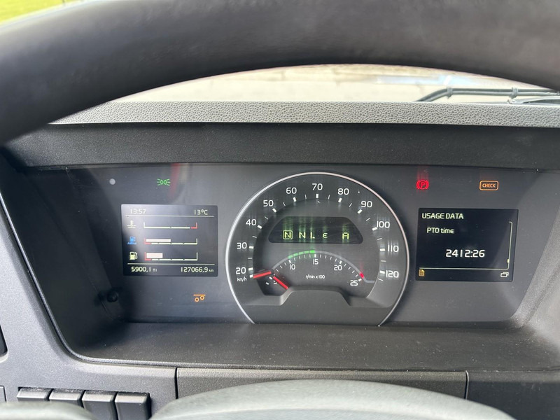 Camion grue Volvo FMX 370 6x2 PLATFORM 6M35 + CRANE EFFER 215/6S -*127.000km* - LIFT AXLE - DOUBLE WHEELS - I SHIFT - EURO 6 - BE PAPERS: photos 12 Camion grue Volvo FMX 370 6x2 PLATFORM 6M35 + CRANE EFFER 215/6S -*127.000km* - LIFT AXLE - DOUBLE WHEELS - I SHIFT - EURO 6 - BE PAPERS: photos 12