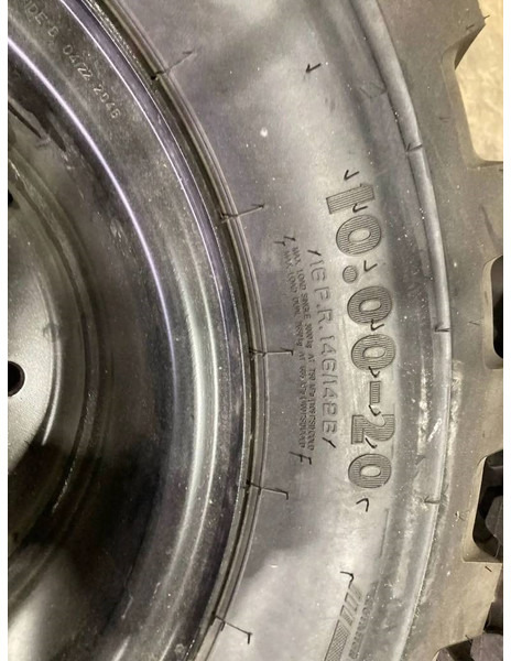 Apollo 1000 x 20 Set / 10.00 x 20: 4x2 Tyres - Pneus et jantes pour Engins de chantier: photos 2 Apollo 1000 x 20 Set / 10.00 x 20: 4x2 Tyres - Pneus et jantes pour Engins de chantier: photos 2