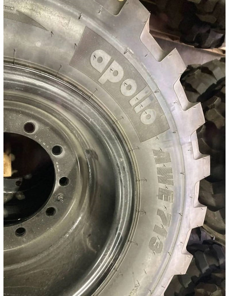 Apollo 1000 x 20 Set / 10.00 x 20: 4x2 Tyres - Pneus et jantes pour Engins de chantier: photos 3 Apollo 1000 x 20 Set / 10.00 x 20: 4x2 Tyres - Pneus et jantes pour Engins de chantier: photos 3