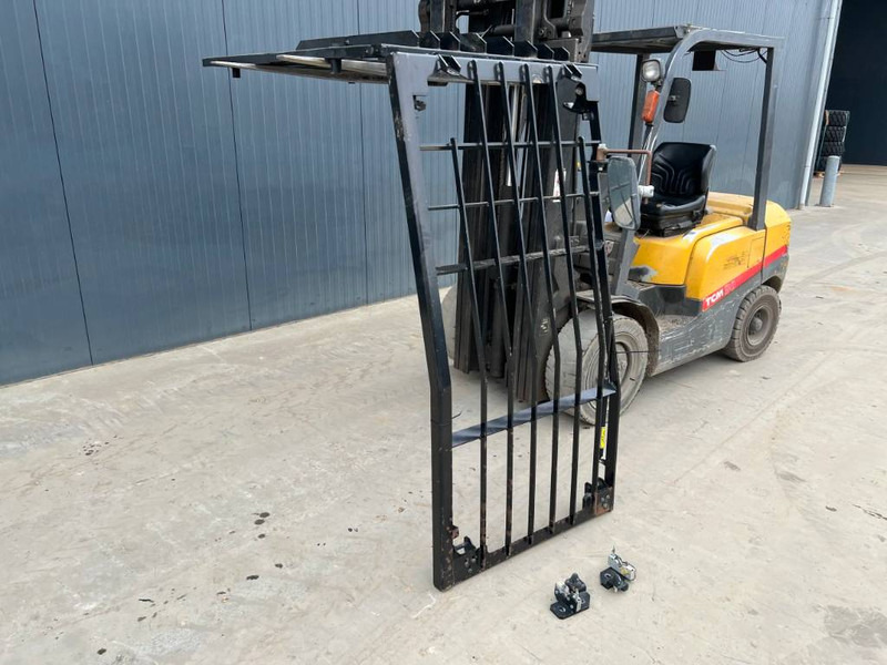 Cat 312D / 315D / 319D / 320D / 324D / 329D / 330D / 3 - Cabine et intérieur pour Engins de chantier: photos 1 Cat 312D / 315D / 319D / 320D / 324D / 329D / 330D / 3 - Cabine et intérieur pour Engins de chantier: photos 1