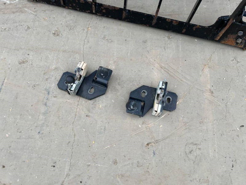 Cat 312D / 315D / 319D / 320D / 324D / 329D / 330D / 3 - Cabine et intérieur pour Engins de chantier: photos 4 Cat 312D / 315D / 319D / 320D / 324D / 329D / 330D / 3 - Cabine et intérieur pour Engins de chantier: photos 4